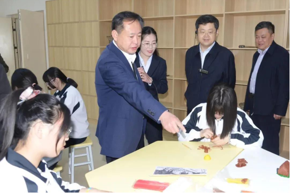 研学大会代表团观摩红旗渠精神营地